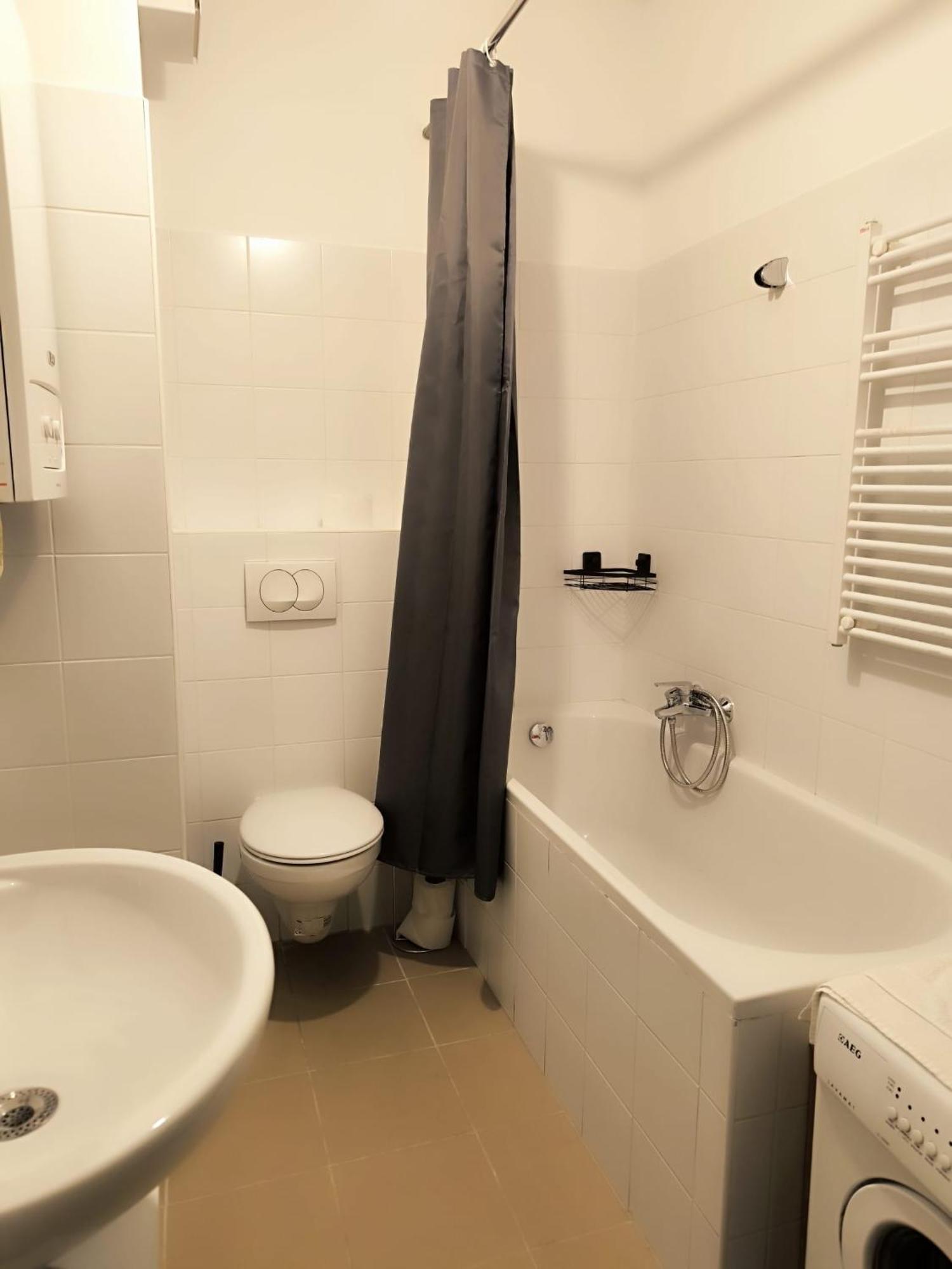 Pretty Apartment Next To Metro Station Vienna Exterior photo